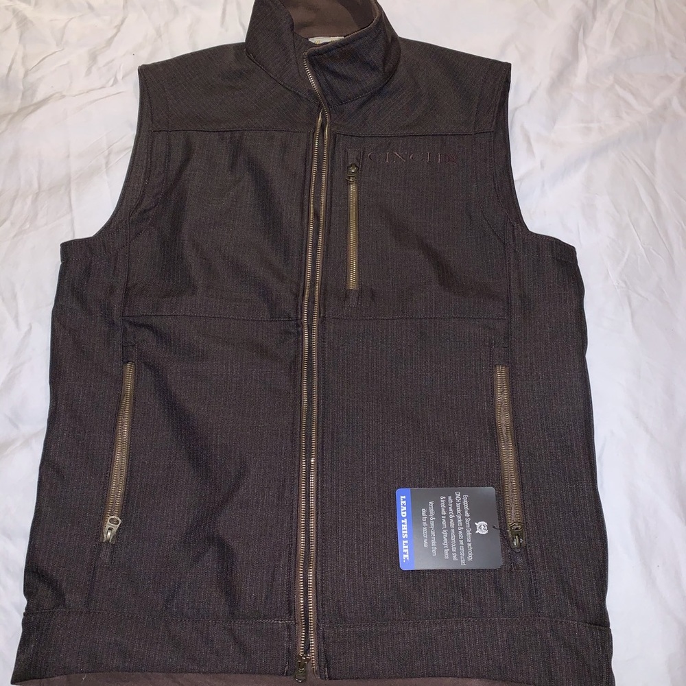 Men’s Cinch Vest